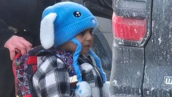 احتجاز طفل على يد الهجرة الأمريكية يثير موجة واسعة من الانتقادات