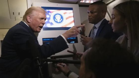 اصمتي يا خنزيرة .. ترامب يهاجم صحفية بعد سؤال بشأن إبستين