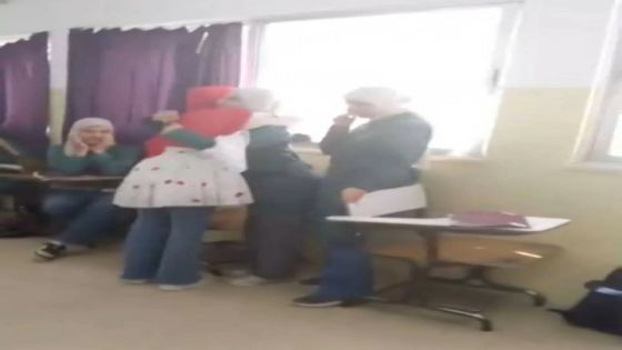 معلمة توثق لفتة انسانية مؤثرة لطالبة سورية غادرت المدرسة