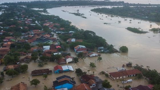 الخارجية: لا أردنيين بين الضحايا والمفقودين بفيضانات إندونيسيا