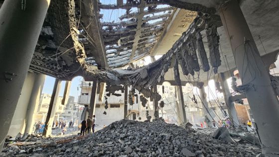الاحتلال يقصف مسجدا أثريا وسط غزة في استهداف للموروث الثقافي