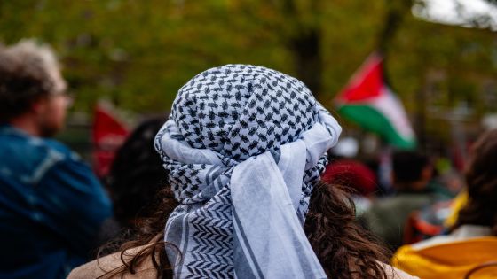 تونس تُقرر حظر ارتداء الكوفية الفلسطينية في امتحان البكالوريا