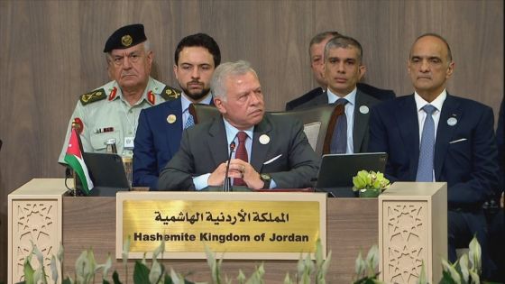 الملك: الأردن سينظر بامكانية استخدام طائرات عمودية لايصال المساعدات لغزة