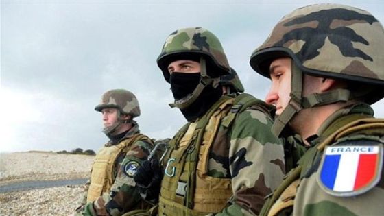فرنسا: فرض عقوبات على عسكريين وقعوا على عريضة سياسية
