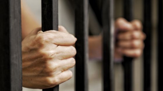 وزير الداخلية يوعز بالإفراج عن 390 موقوفا إداريا