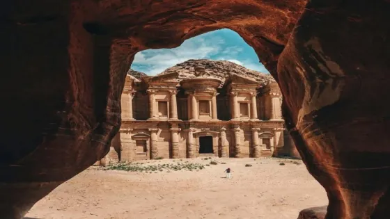 سلطة إقليم البترا تؤكد استمرار استقبال الزوار واستقرار الحركة السياحية