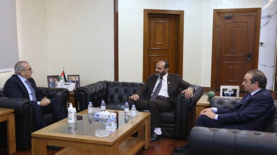 أبو السمن يؤكد تسخير إمكانات الأردن الهندسية والإنشائية لإعادة إعمار سوريا
