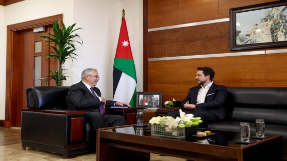 ولي العهد يؤكد أهمية تعزيز البيئة الاستثمارية والسياحية في العقبة