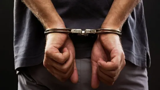 القبض على شخص يشتبه بقتله طفله في العقبة