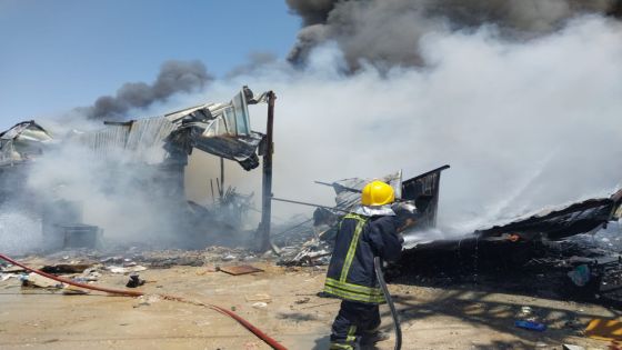 حريق يلتهم محلًا تجاريا في شرق عمان