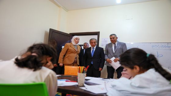 رئيس الوزراء يبدأ جولة ميدانية في المفرق