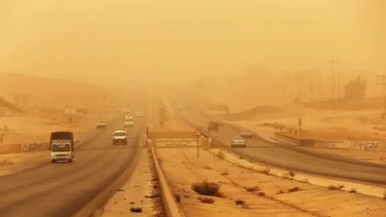 غبار كثيف يحدّ من الرؤية على طريق بغداد – الرويشد