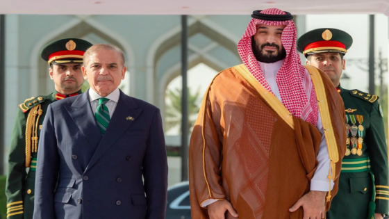 تضمنت بندا مهما.. السعودية وباكستان توقعان اتفاقية للدفاع الاستراتيجي المشترك