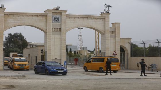 إسرائيل تغلق معبر الكرامة وترجع حافلات المسافرين