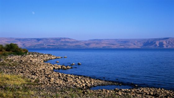 الاحتلال يدشّن مشروع لضخ مياه المتوسط في بحيرة طبريا لرفع منسوبها