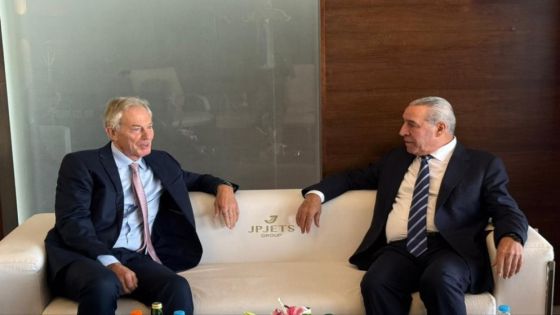 الشيخ يبحث مع بلير سبل إنجاح خطة ترامب لوقف الحرب على غزة