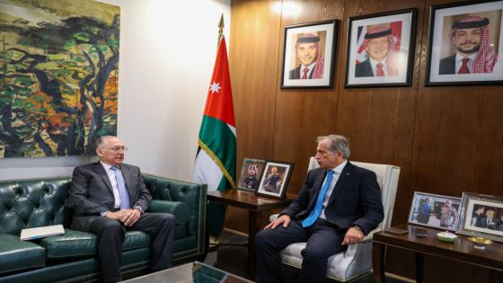 حسّان يؤكد دعم الحكومة لإجراءات هيئة النزاهة للتعامل بجدية مع أي تجاوزات تعيق الاستثمار