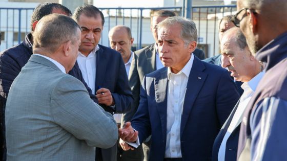 رئيس الوزراء يوجه بإجراء صيانة شاملة للملعب البلدي في منطقة جناعة