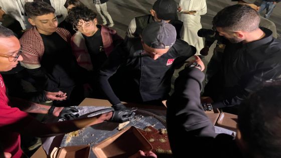 بمبادرة من ولي العهد والأميرة رجوة .. توزيع الكنافة في الدوحة