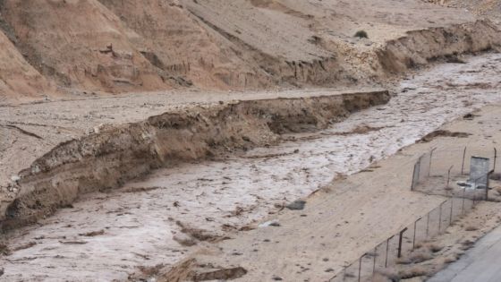 الأمن العام يدعو لتجنب أماكن تشكل السيول وتجمع مياه الأمطار