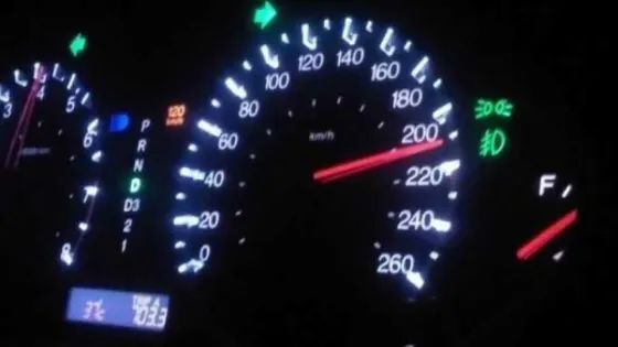 ضبط مركبات تسير بسرعات عالية تفوق 200 كم/ ساعة