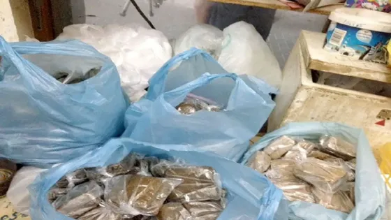 طبيب سعودي يحذر الشباب من السويكة : علبة واحدة تعادل 60 سيجارة