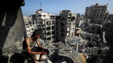 الأمم المتحدة تبدأ إزالة 370 ألف طن نفايات من وسط غزة