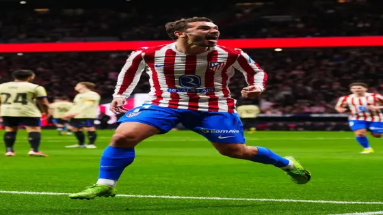 أتلتيكو يقسو على برشلونة برباعية في نصف نهائي الكأس