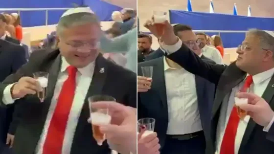 بن غفير يفتح زجاجة شامبانيا لـ الاحتفال بقانون إعدام الأسرى الفلسطينيين