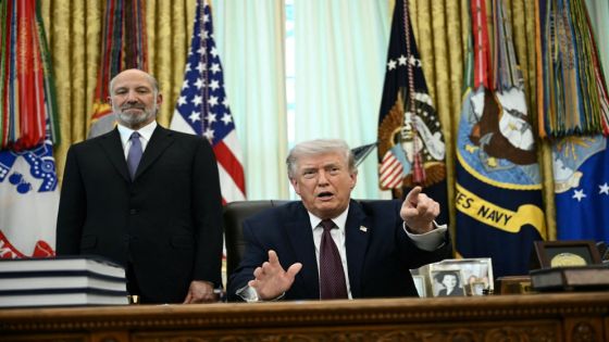 ترامب يهدد إيران باستهداف الجسور ومحطات توليد الكهرباء