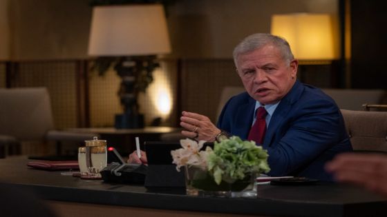 الملك يحذر من استغلال أوضاع المنطقة لفرض واقع جديد في القدس والضفة وغزة