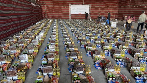 ضمن استجابة أردنية قطرية.. توزيع طرود غذائية في جنوب قطاع غزة