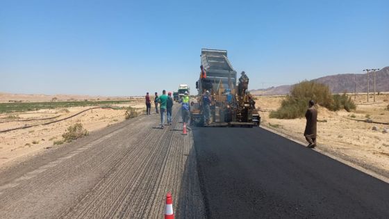 الأشغال تبدأ تنفيذ المرحلة الثالثة من صيانة طريق وادي عربة