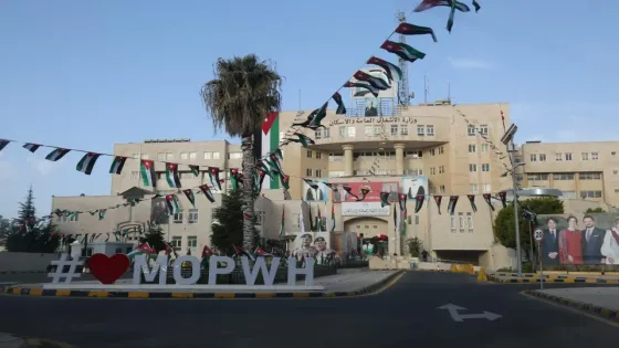 الأشغال تطلق مختبري معان ومأدبا المركزيين لتعزيز جودة البنية التحتية