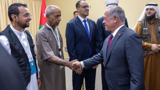 الملك يودع بعثة حجاج بيت ﷲ الحرام المخصصة لأسر الشهداء