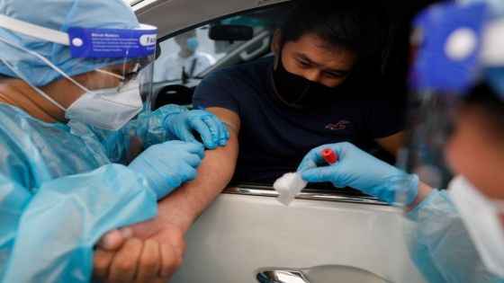 إندونيسيا تسجل أعلى زيادة يومية في إصابات كورونا بـ14 ألف حالة جديدة