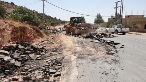 إنشاء طريق بديل في سوف بعد انهيار أحد الطرق جراء غزارة الأمطار