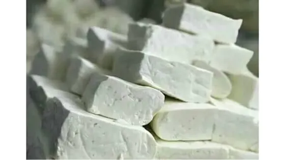 ضبط مصنع أجبان غير مرخص ومواقع تخزين حليب مجفف بظروف مخالفة
