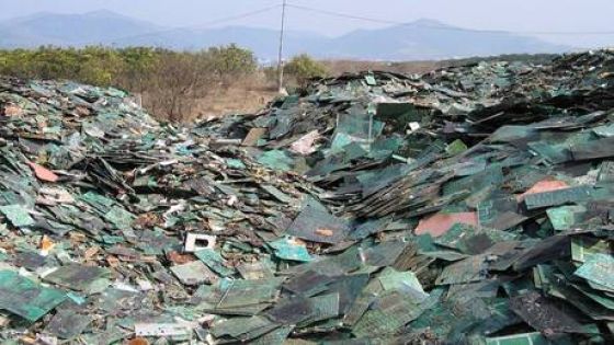 مقالب القمامة تتلقى كل عام 5 مليارات من الهواتف المحمولة