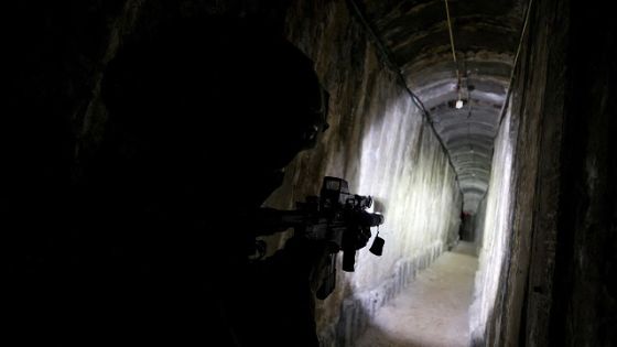 FILE PHOTO: An Israeli soldier secures a tunnel underneath Al Shifa Hospital in Gaza City, amid the ongoing ground operation of the Israeli army against Palestinian Islamist group Hamas, in the northern Gaza Strip, November 22, 2023. REUTERS/Ronen Zvulun/File Photo EDITOR'S NOTE: REUTERS PHOTOGRAPHS WERE REVIEWED BY THE IDF AS PART OF THE CONDITIONS OF THE EMBED. NO PHOTOS WERE REMOVED.