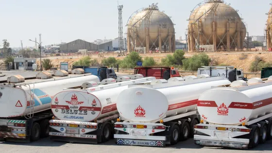 خبير طاقة أردني: الحكومة تتحمل عبء ارتفاع المحروقات لحماية المواطنين