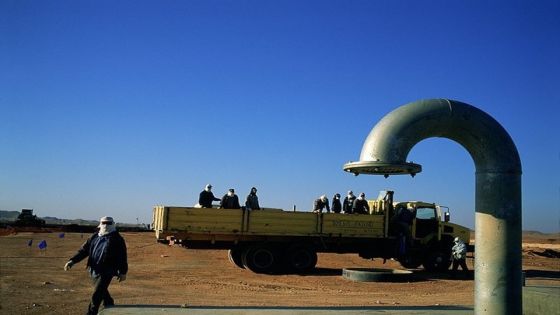 أنصار للقذافي يقطعون الماء عن غرب ليبيا ويطالبون بـ السنوسي