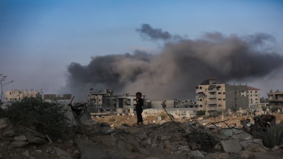 الاحتلال يواصل خرق اتفاق وقف النار في غزة ويقصف الضفة بالمروحيات