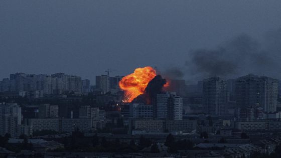 روسيا تلمّح لهجوم واسع على كييف وتنصح الدبلوماسيين بمغادرتها