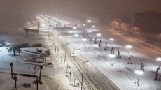 بعد غياب 25 عامًا.. الثلوج تكسو مدينة وجدة المغربية في حدث شتوي استثنائي