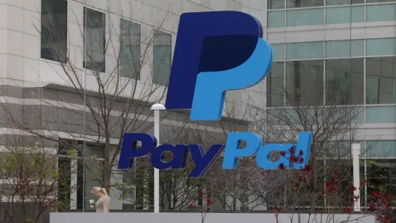 اختراق لـ”باي بال” يؤدي لتحويل الأموال من حسابات المستخدمين
