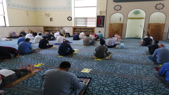 فتح المساجد لصلاة الجمعة لمدة ساعة واحدة فقط