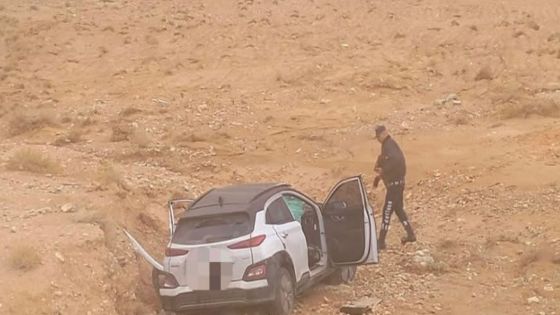 وفاتان و3 إصابات خطرة بتدهور مركبة على الطريق الصحراوي