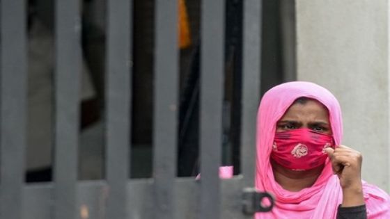 العفو الدولية: السعودية تحتجز عشرات العاملات السريلانكيات ظلما