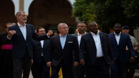 Jordan's King Abdullah II (C) and Spain's King Felipe VI (L) arrive with guests and officials before a gala dinner in Cordoba, on June 19, 2023. (Photo by JORGE GUERRERO / AFP) (Photo by JORGE GUERRERO/AFP via Getty Images)